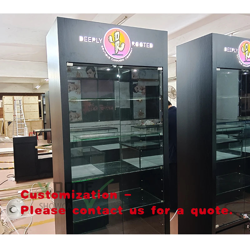 Interior Design Retail - Vetrina di Lusso Personalizzata in Vetro