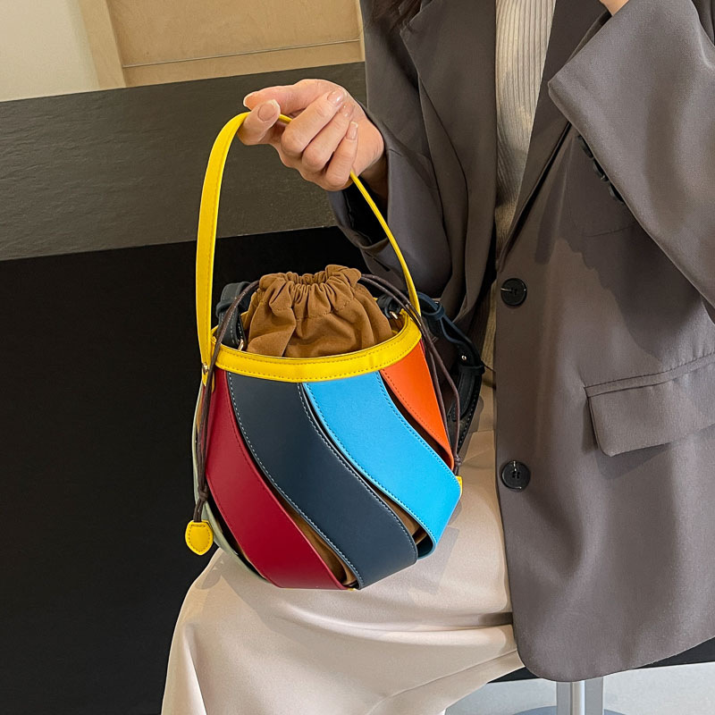 1 pezzo La borsa a secchiello  - Interior Design Its recensione e prezzo